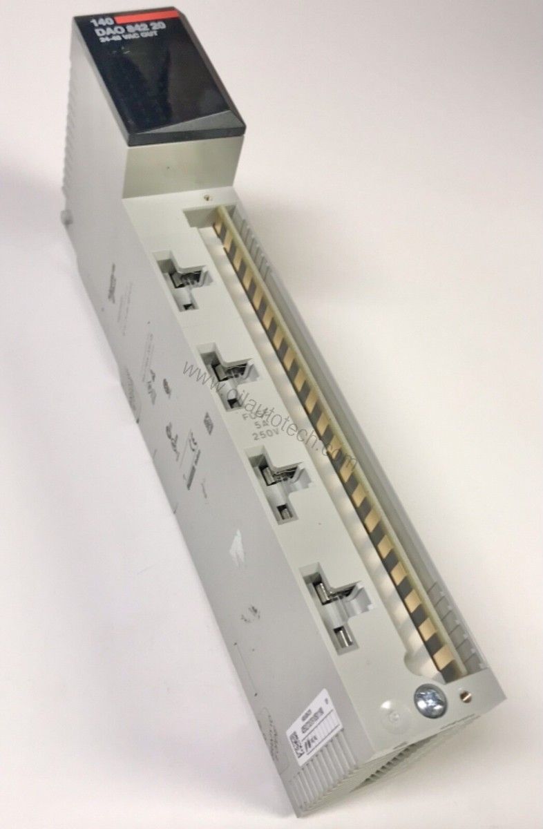 140DAO84220 | Schneider 16-Point AC Triac Output Module